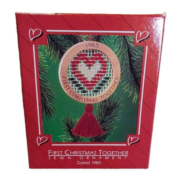 HALLMARK 1985 OUR FIRST CHRISTMAS TOGETHER Wood Woven Macrame - Picture 1 of 6